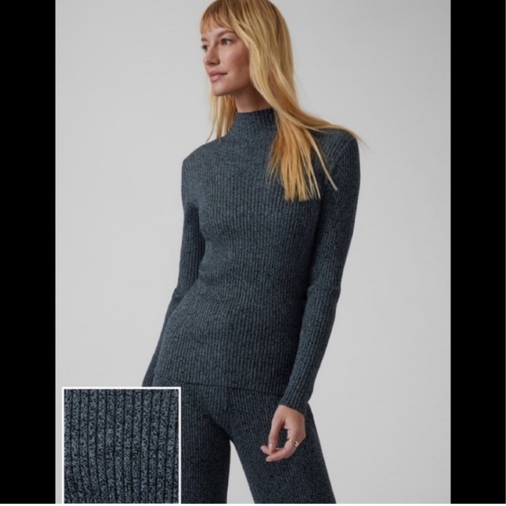 Athleta ribbed mock neck sweater in blue
